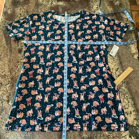 JOCKEY (XL) Sleep or Loungewear Top Dark Green+Tan Sloths w/Peppermint Canes NWT - Picture 3 of 13